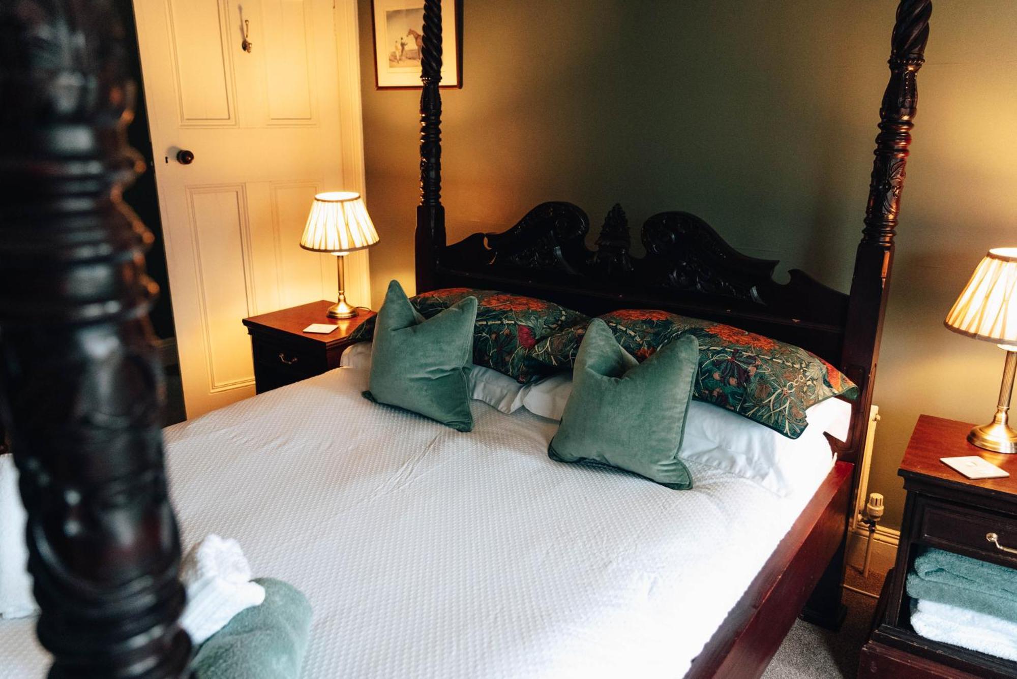 Luxury Accommodation In County Antrim With Riverside Hot Tub Kells Экстерьер фото
