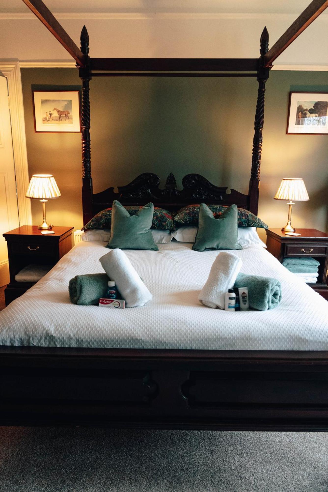 Luxury Accommodation In County Antrim With Riverside Hot Tub Kells Экстерьер фото